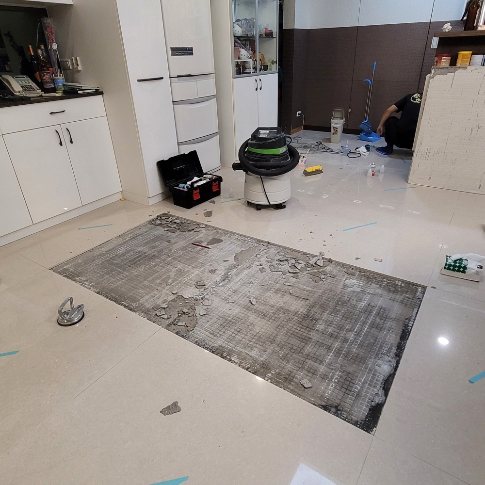 地磚隆起修繕--台中張公館