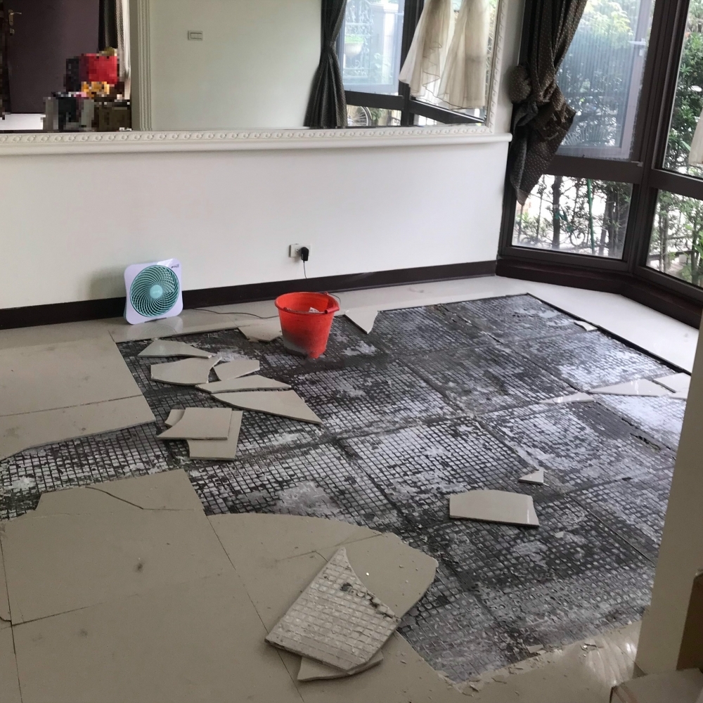 地磚隆起爆裂-新北林口住家