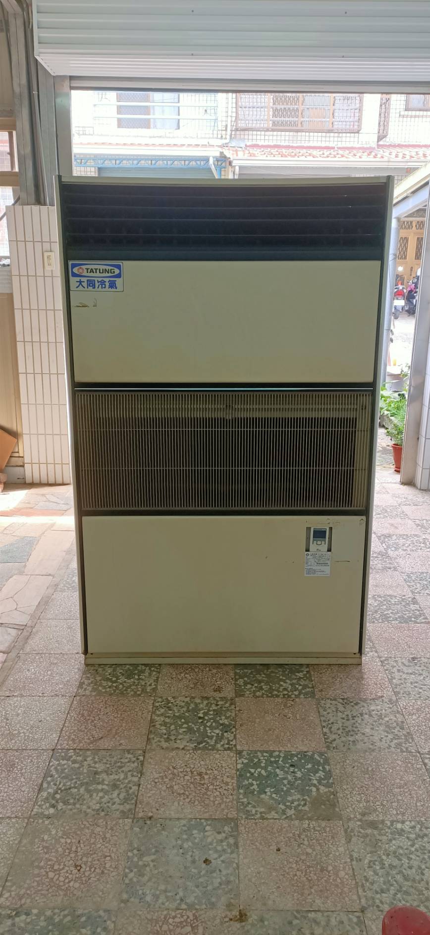 大同7.5 RT水冷式落地箱型冷氣,電壓三相380v