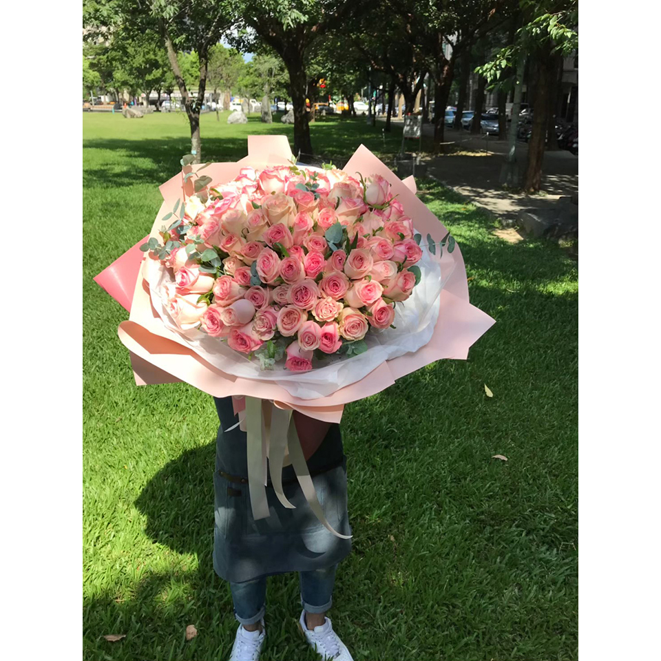 季節鮮花花束。大