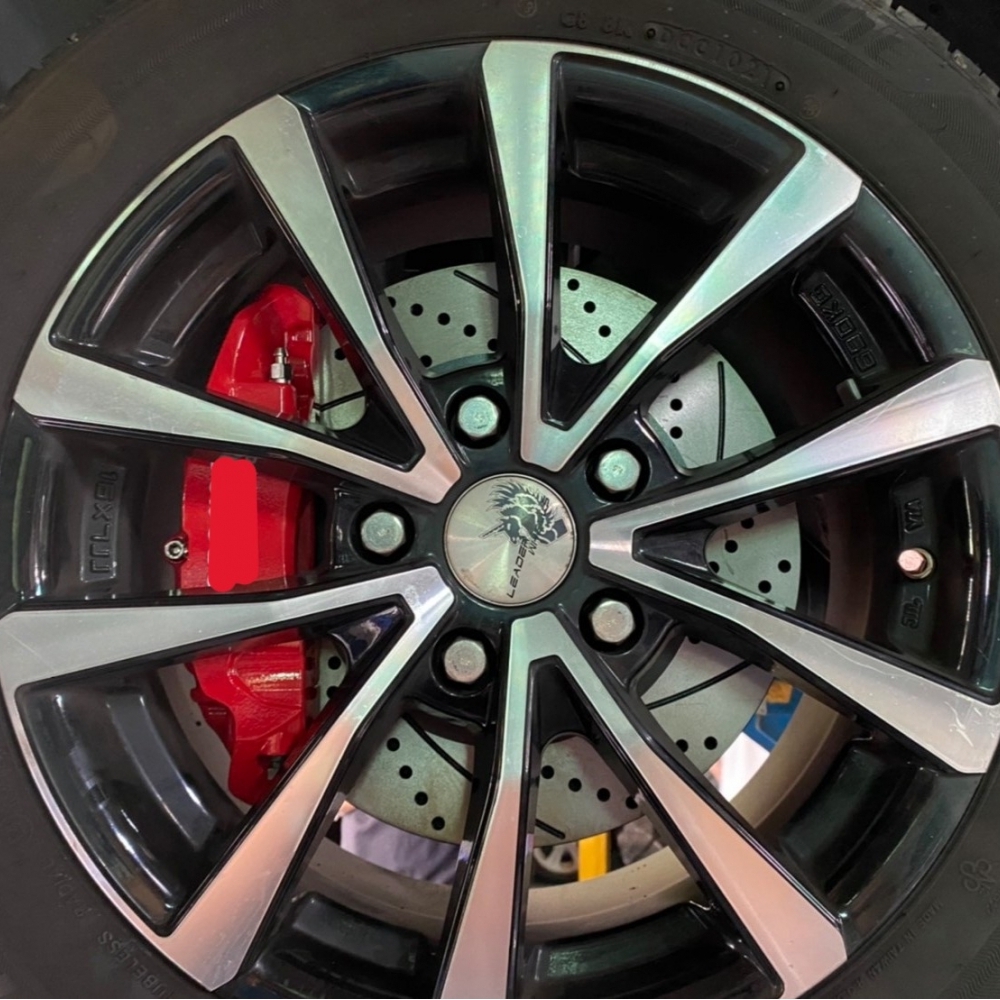 全新台製AEKT UT系列大四活塞卡鉗+全浮動330mm碟盤套組