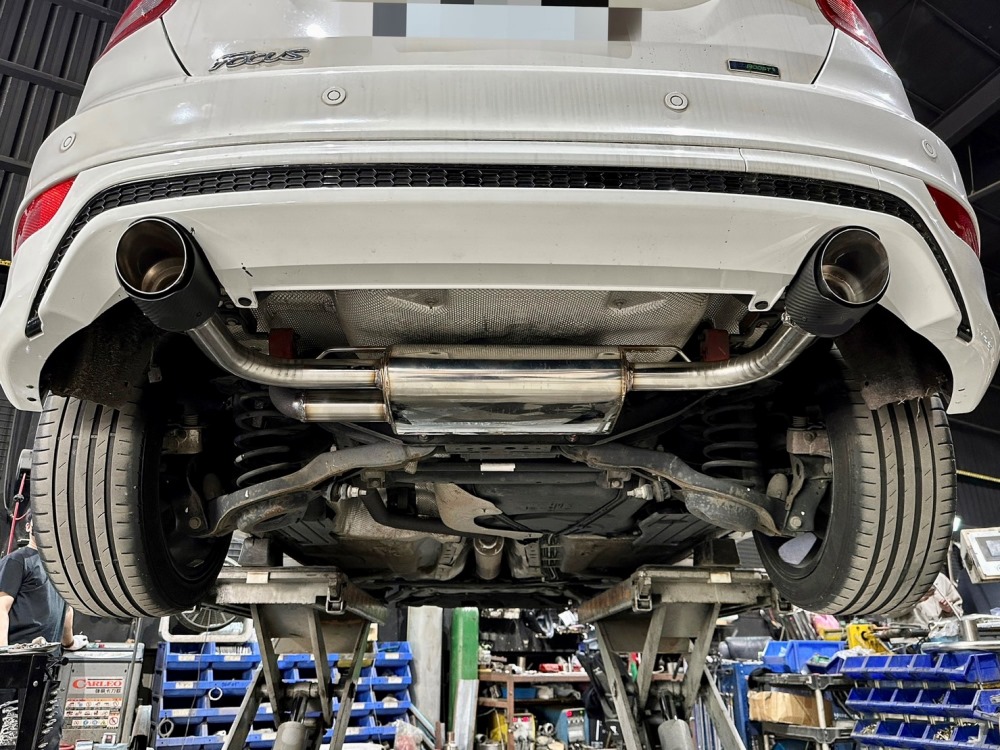 Ford Focus mk3.5 尾段