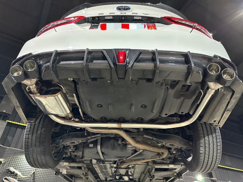 Toyota Camry 8.5代 油電 中尾段