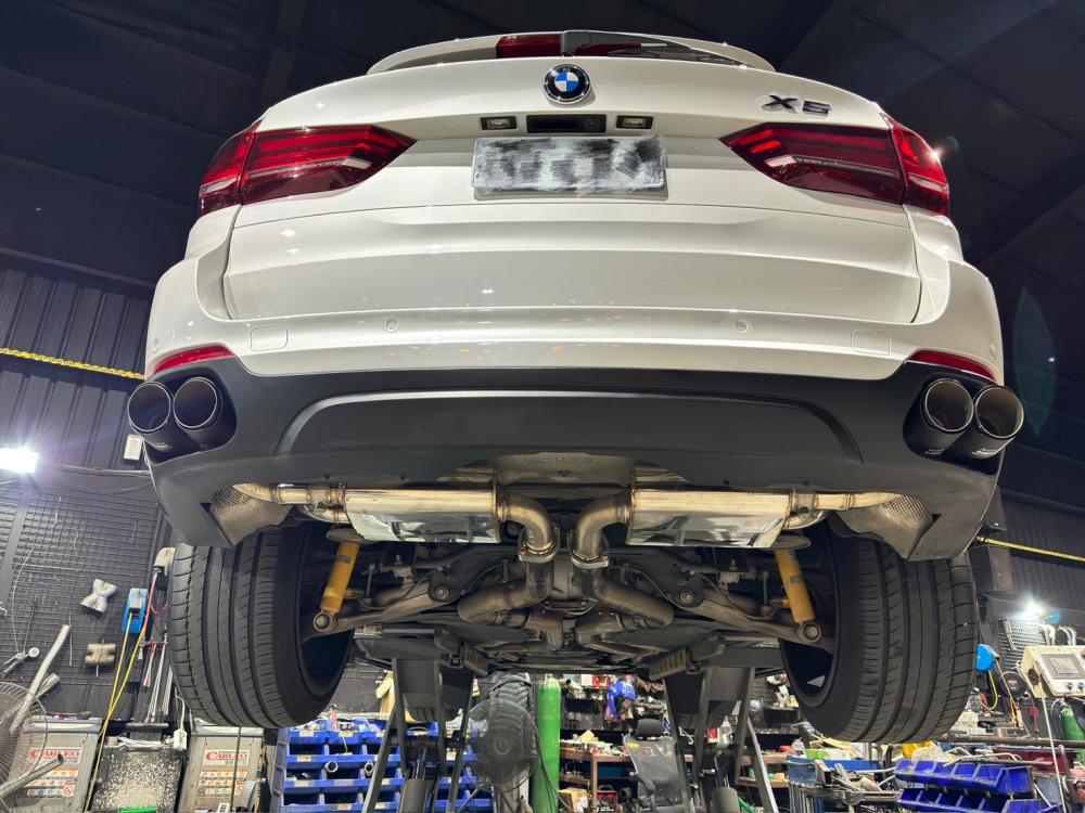 BMW x5 f15 v8 4.4L  雙尾桶閥門