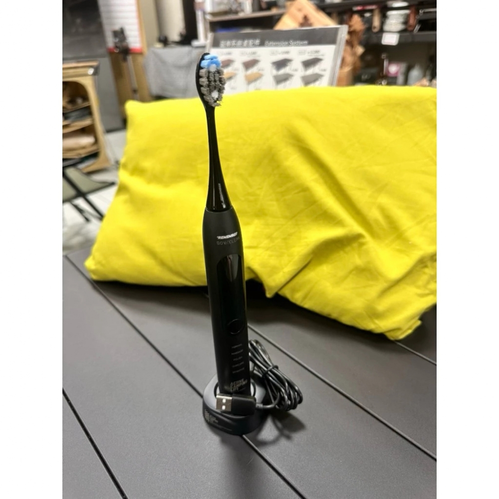 【樂活不露】音波電動牙刷 買就送一年份牙刷頭