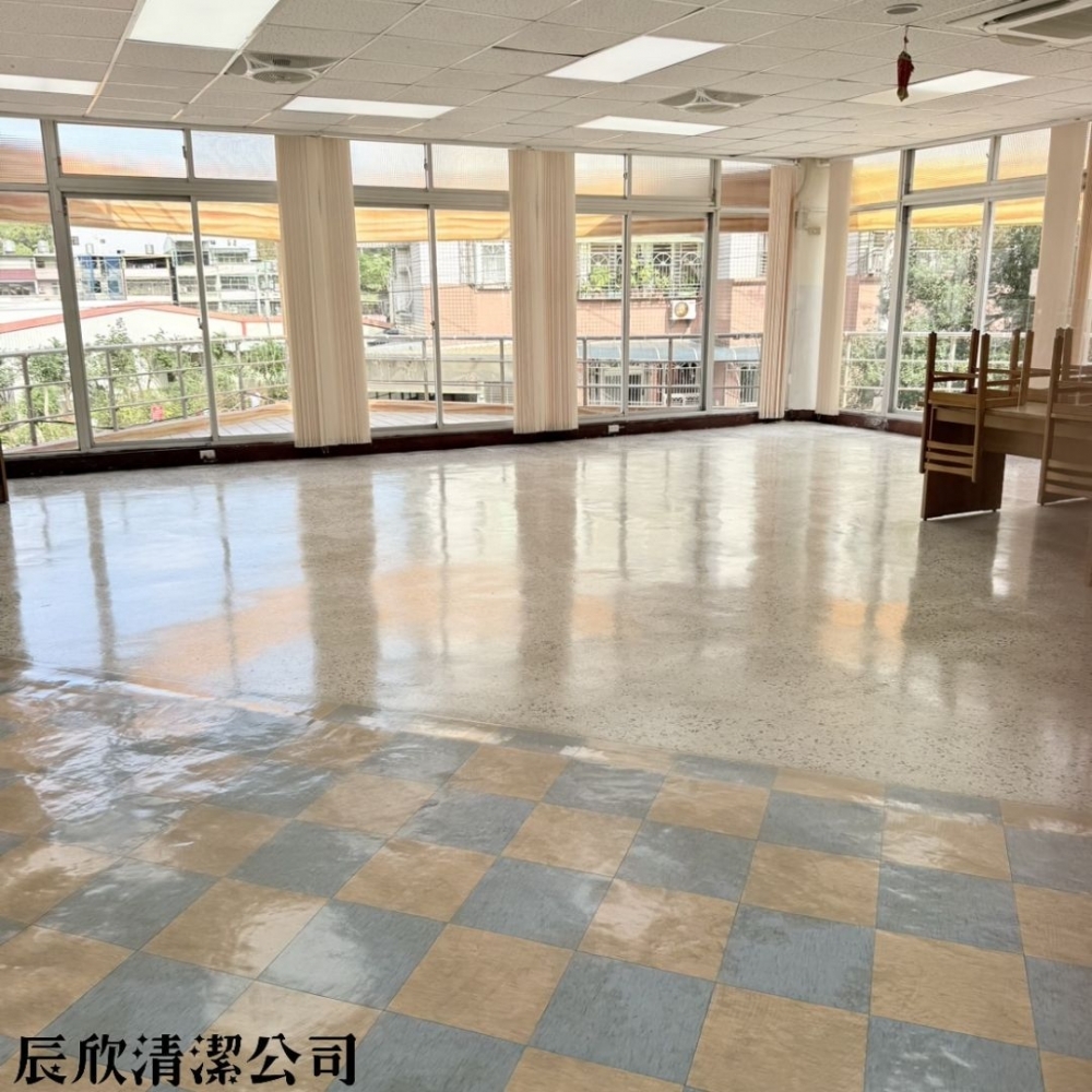 寶山圖書館2樓自習室大掃除及清潔打蠟