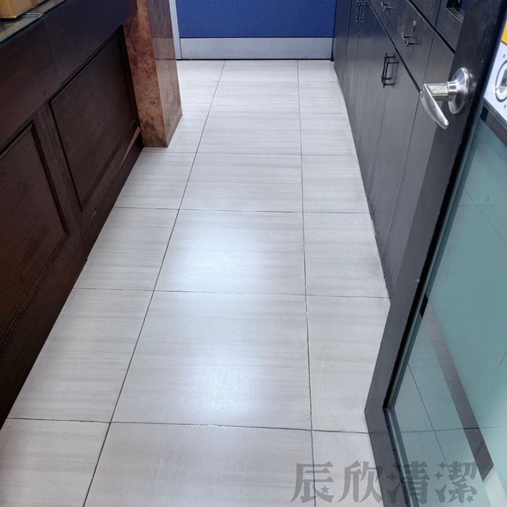 辦公室洗地打蠟，保持舒適辦公空間