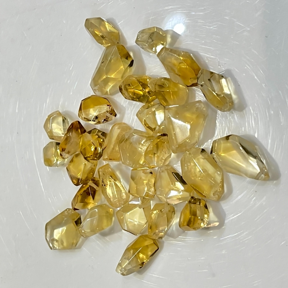 黃水晶招財固胃腸