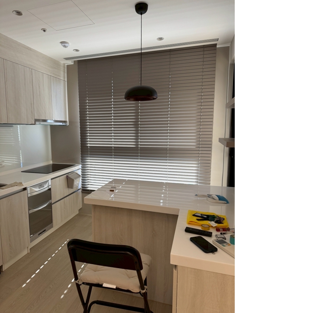 50mm灰色素面實木百葉