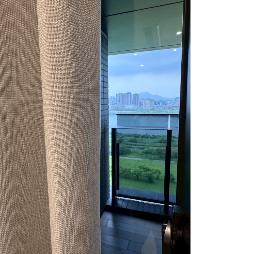 奶茶色麻感亞麻紋全遮光科技布
