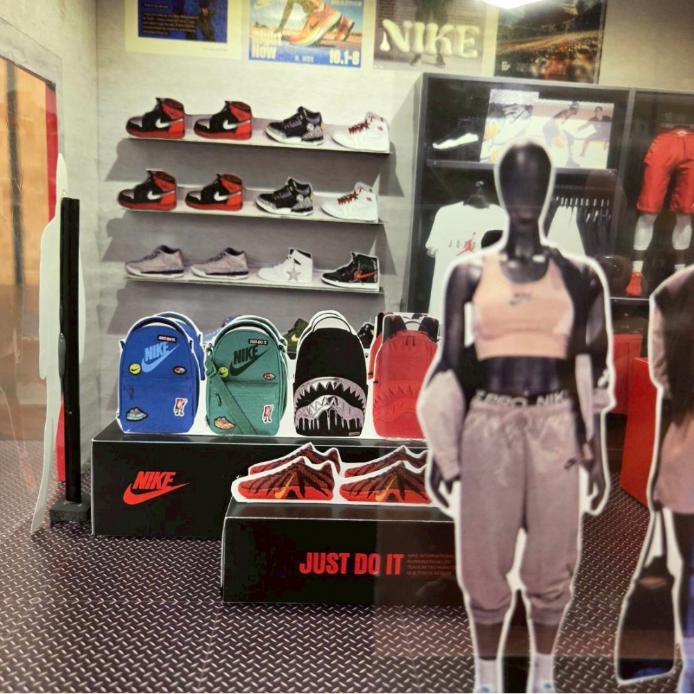 紙紮 運動用品店 NIKE