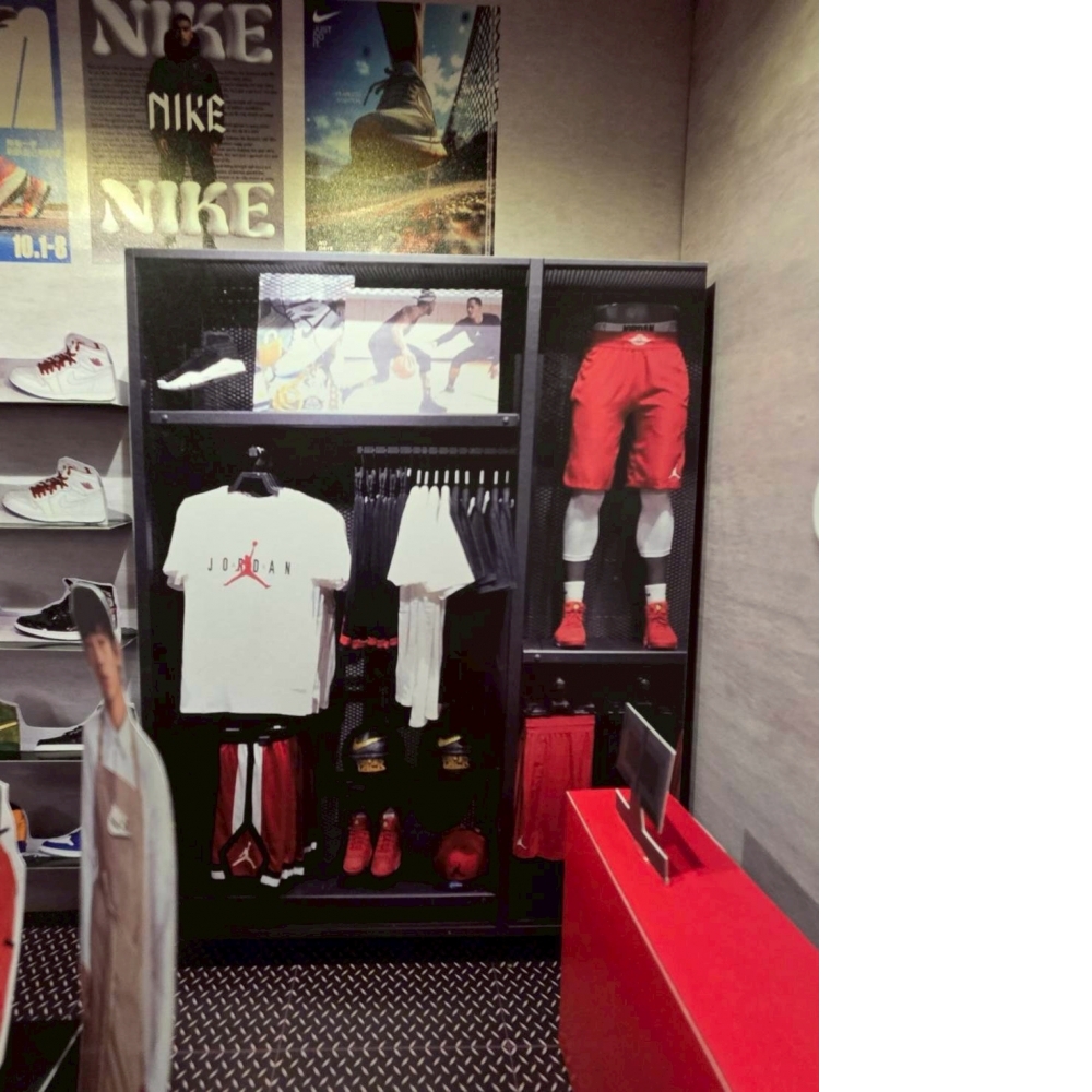 紙紮 運動用品店 NIKE