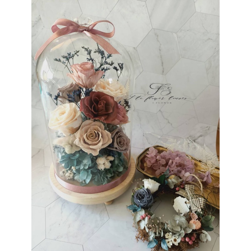 永生-玫瑰鐘罩花禮 - 入厝 結婚 送禮 （高30公分寬17公分）