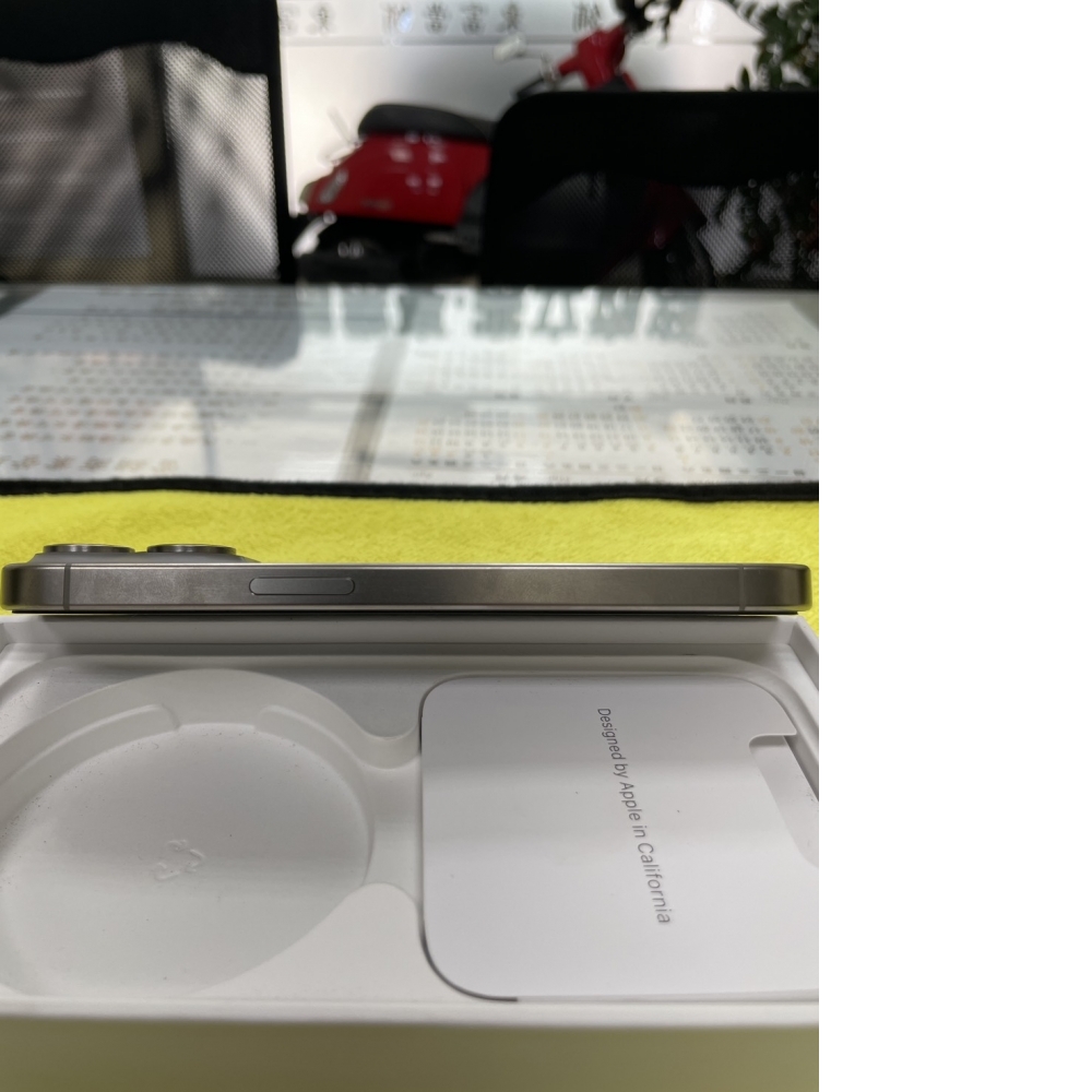 【已售出】東富當舖【流當出售】Apple I Phone 15 Pro 256G/原鈦色