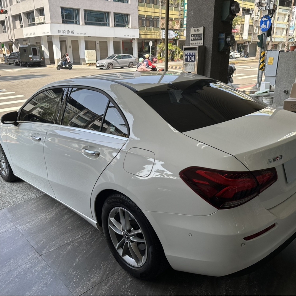[台中當舖]西區東億免留車當舖汽車借款流當品-【M-Benz A-Class Sedan A180】