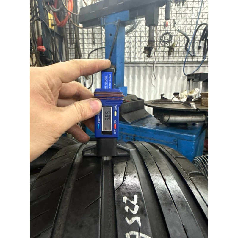DQ車業 225/60/15 TOYO中古胎