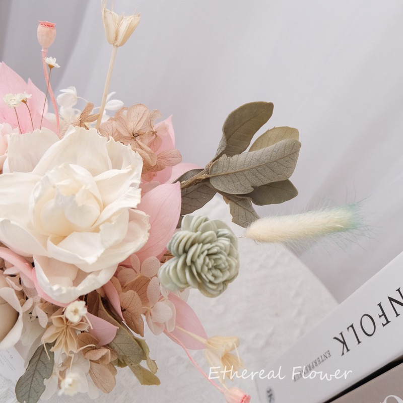 Ethereal flower豆沙綠粉小盆花
