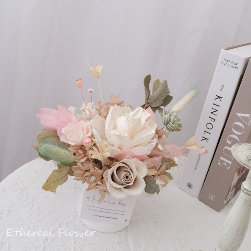 Ethereal flower豆沙綠粉小盆花