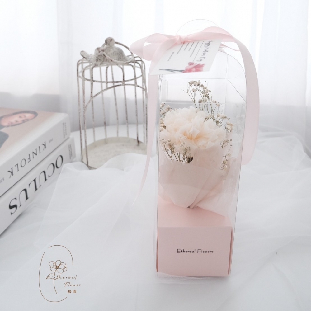 Ethereal flower 永生康乃馨禮盒 永生花 永生康乃馨 禮盒 母親節 母親節花束 康乃馨 教師節花束