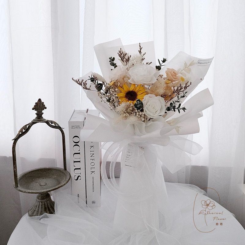 Ethereal flower 韓系向日葵花束 永生花束 永生玫瑰花束 畢業花束 玫瑰花束 向日葵花束