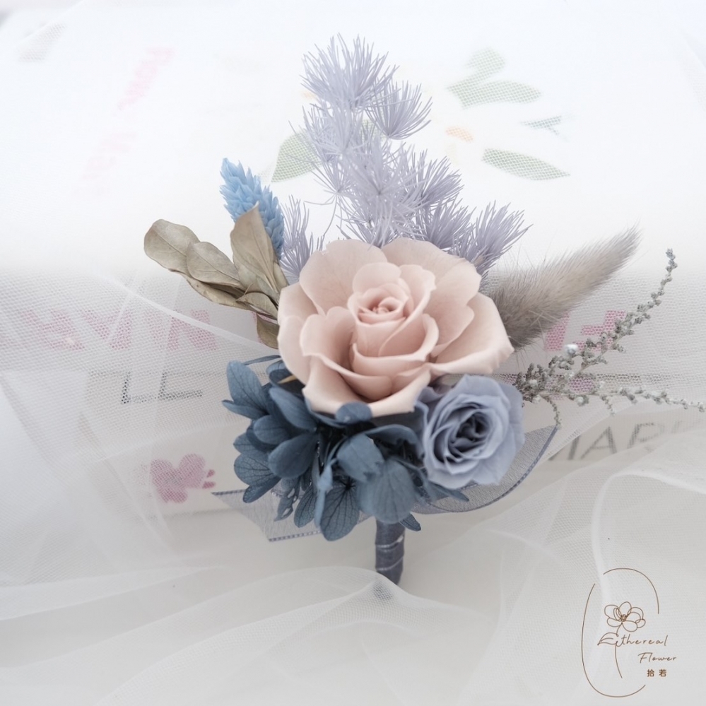 Ethereal Flowers 藍曦玫瑰 永生胸花