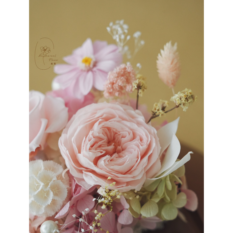 Ethereal Flower柔光蜜語｜Sweet Blush | 木質小房子永生花禮盒