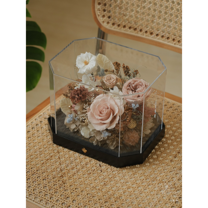 Ethereal Flower｜永生花皮質八角花禮盒系列