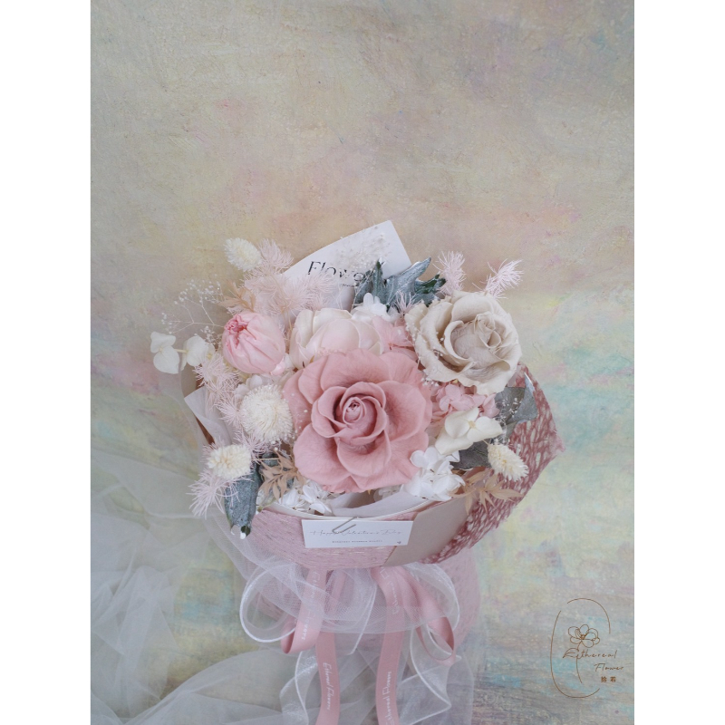 Ethereal Flowers 蕾絲敘事詩 ‧ 35cm 永生蕾絲花束系列