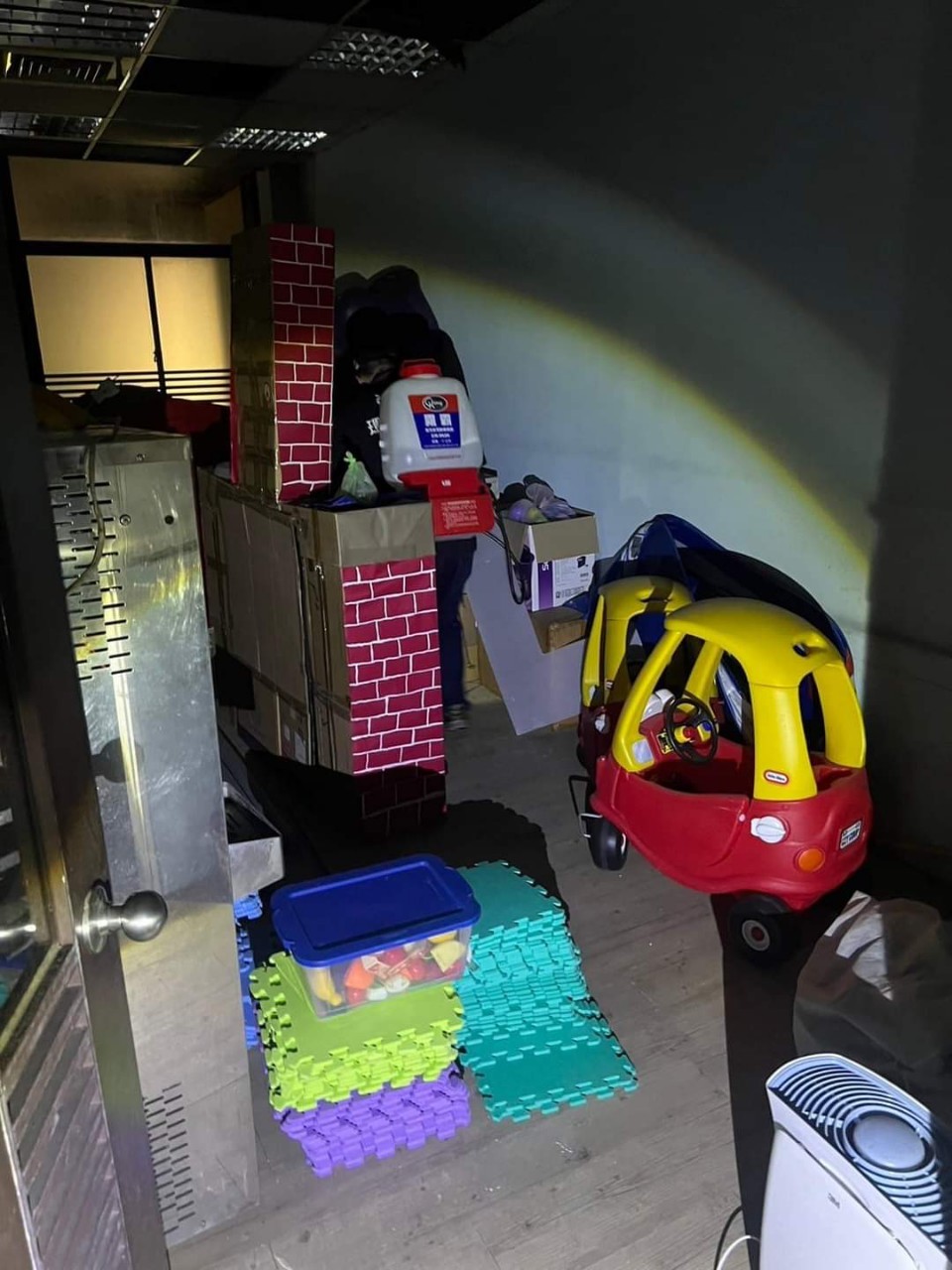 大同區／何嘉仁 / 台北消毒公司