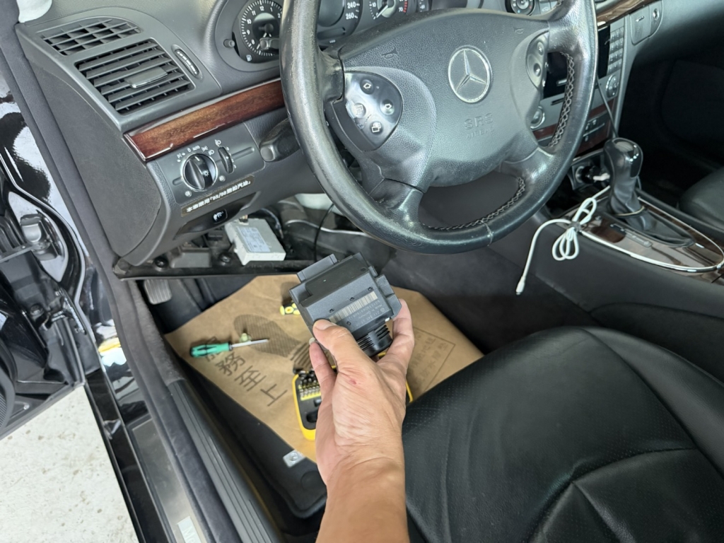 Benz W211電子鎖頭維修