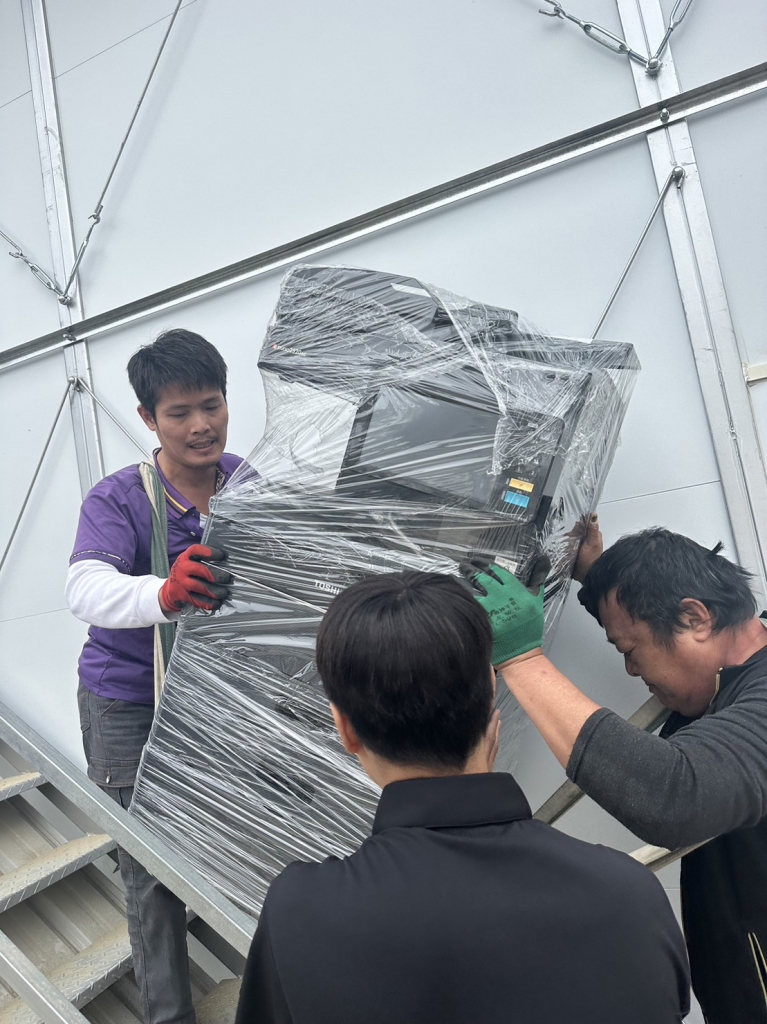 大型影印機搬樓上