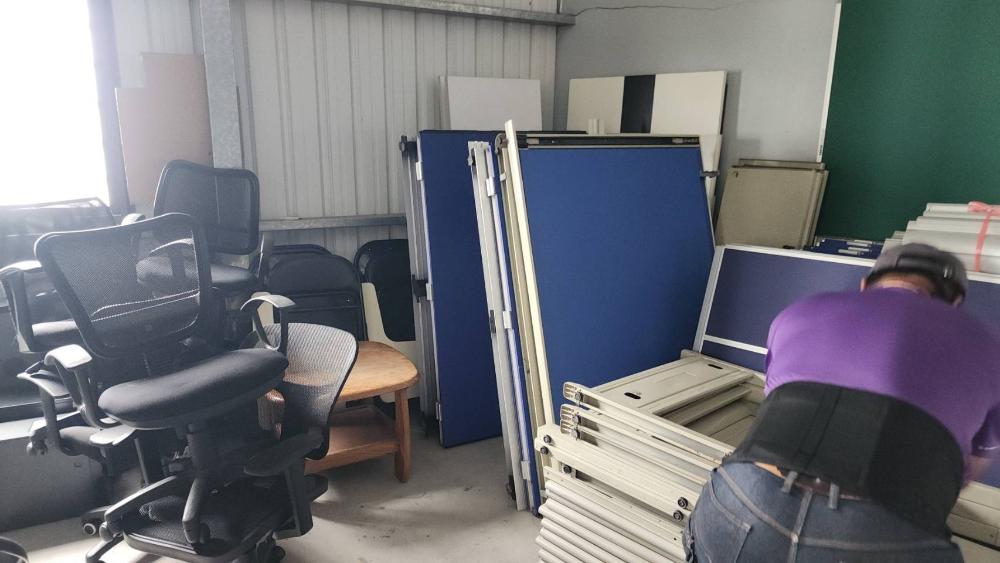 電腦公司辦公座椅搬遷