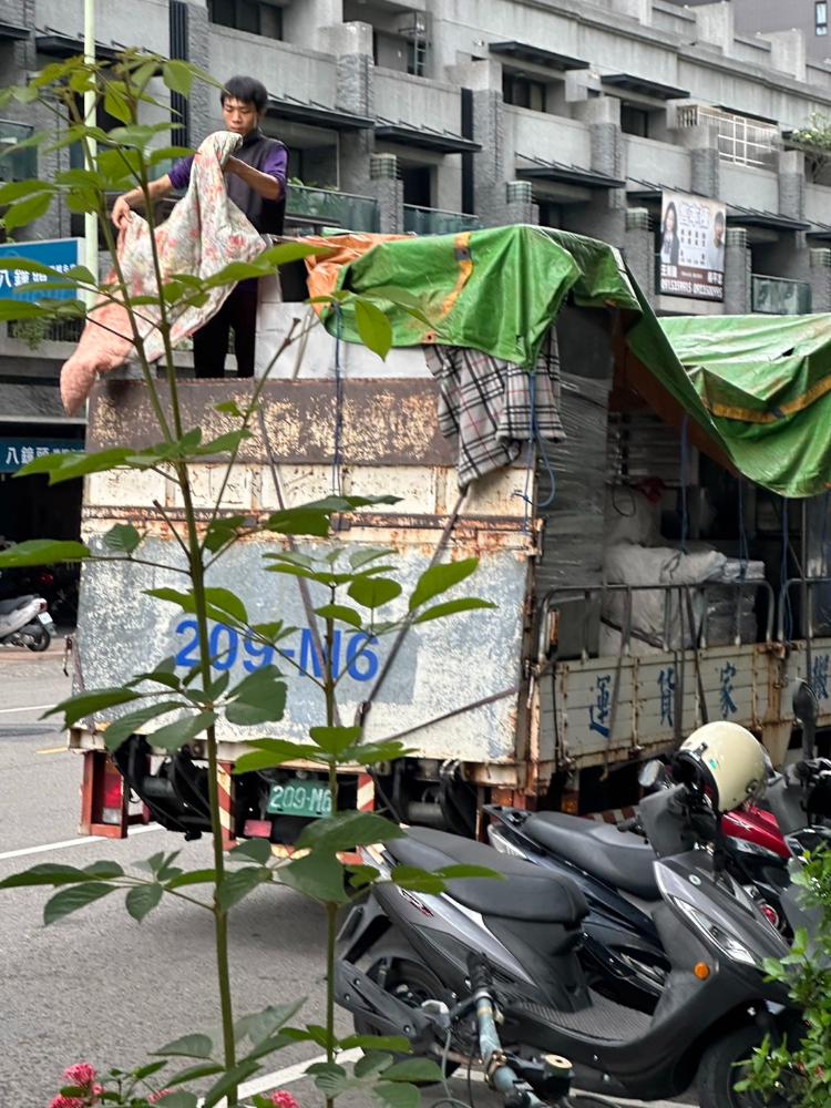 麵包店生財工具搬運