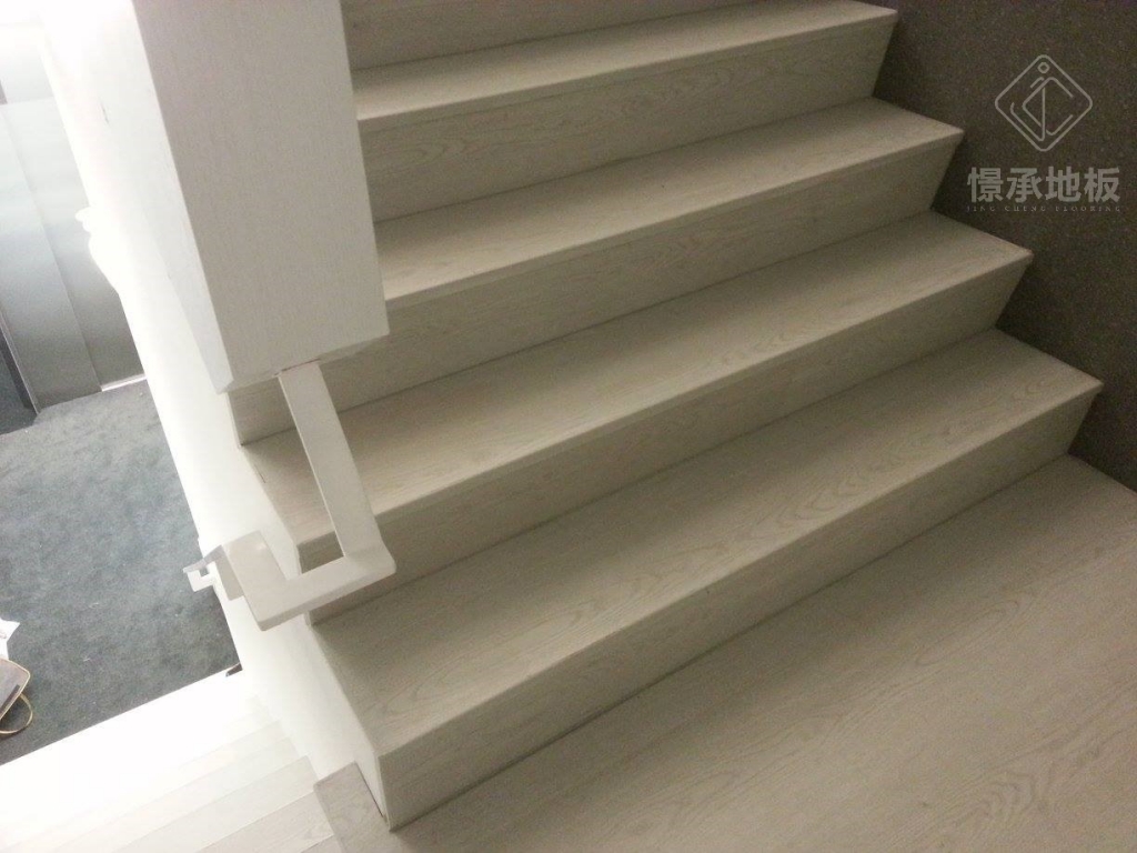 樓梯地板☑鋪設☑改造