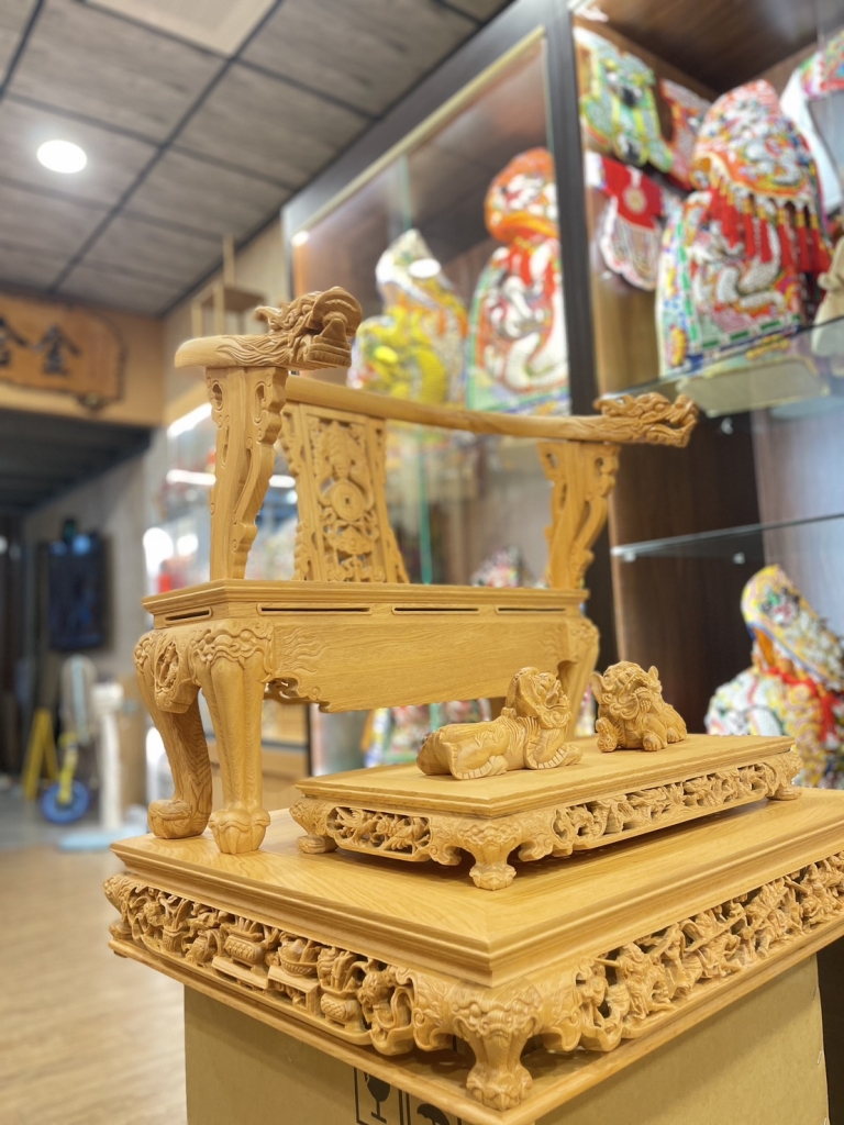 越南檜木全雕托椅（兩尺二托兩尺九）