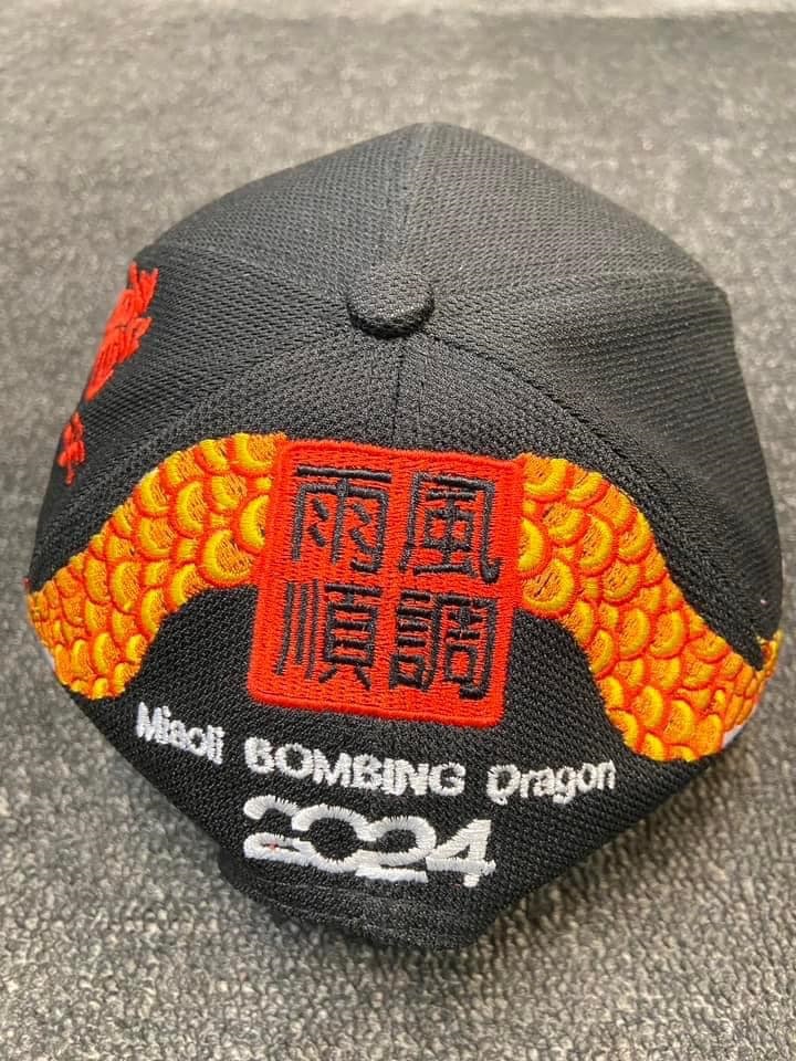 刺繡六片帽