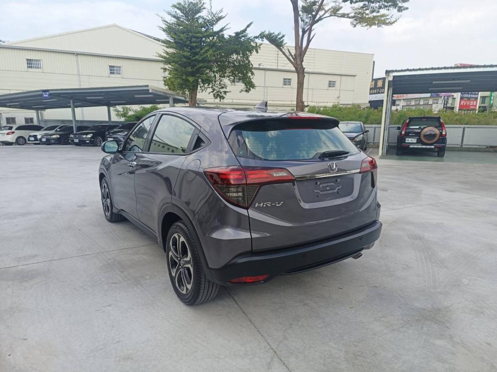 Honda HR-V S（深灰）