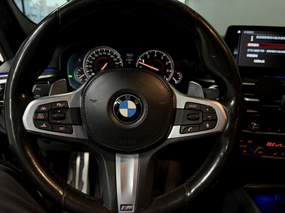 新入庫 17出廠BMW 540I 原鈑件