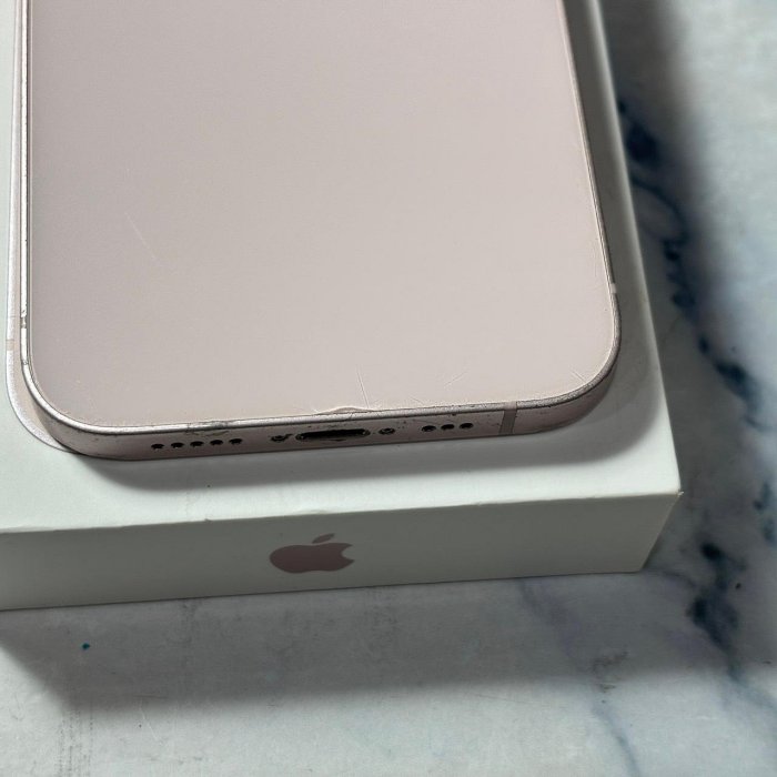 懇得機通訊 二手機 iPhone 13 128G 粉色 6.1吋 ios 18.3.2【歡迎舊機交換折抵】960
