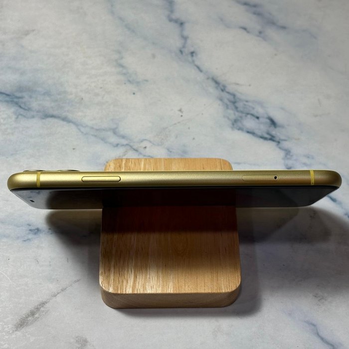 懇得機通訊 二手機 iPhone11 iPhone 11 6.1吋 128G 黃色【歡迎舊機交換折抵】079