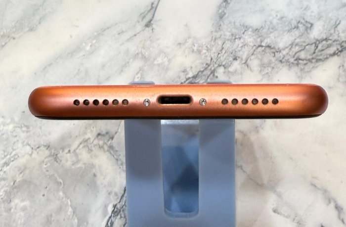 懇得機通訊 二手機 iPhone XR 128G 橘色 6.1吋 IOS 17.4.1【歡迎舊機交換折抵】270