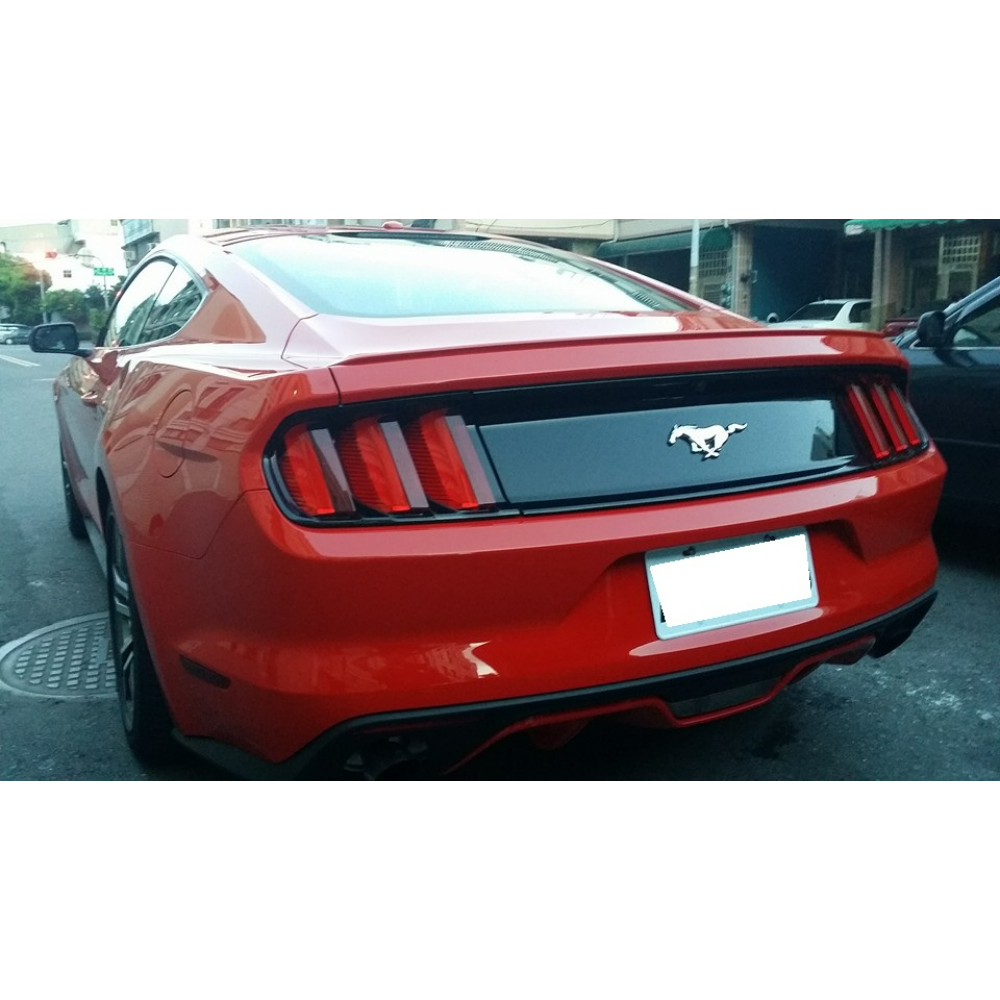 Mustang 出租/租賃 (藍、紅)