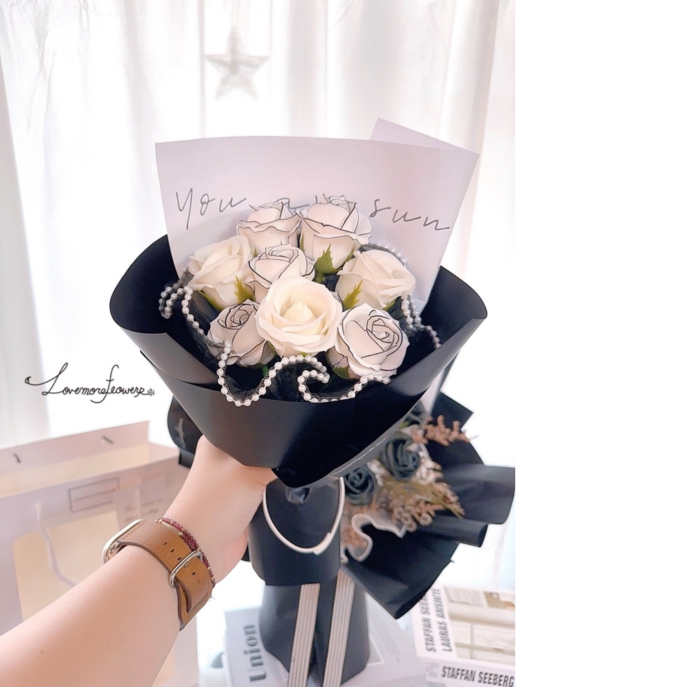 9朵小香皂花+白皂玫