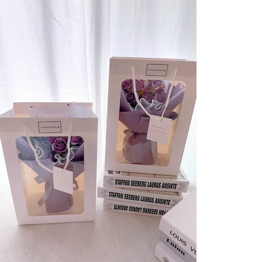 9朵深紫玫瑰皂花花束