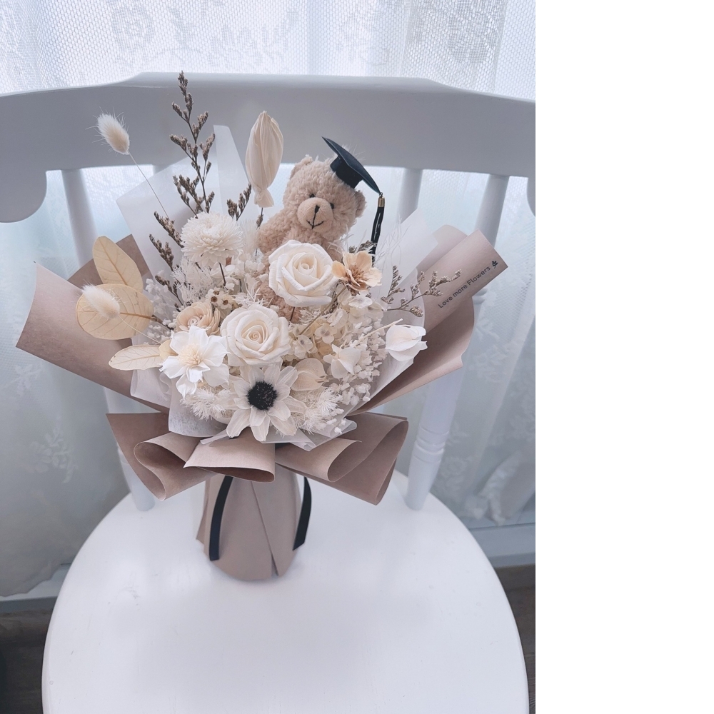 書香熊優雅米白花束