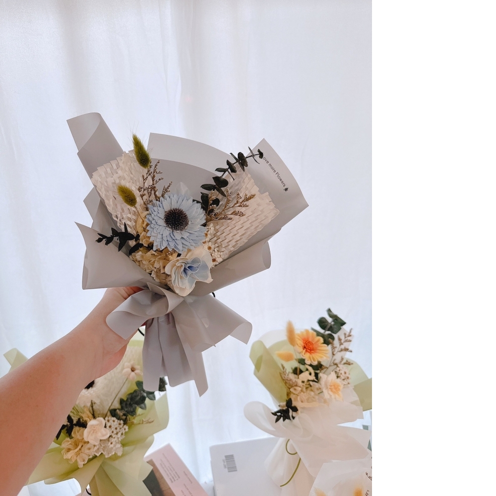 單朵藍色向日葵花束