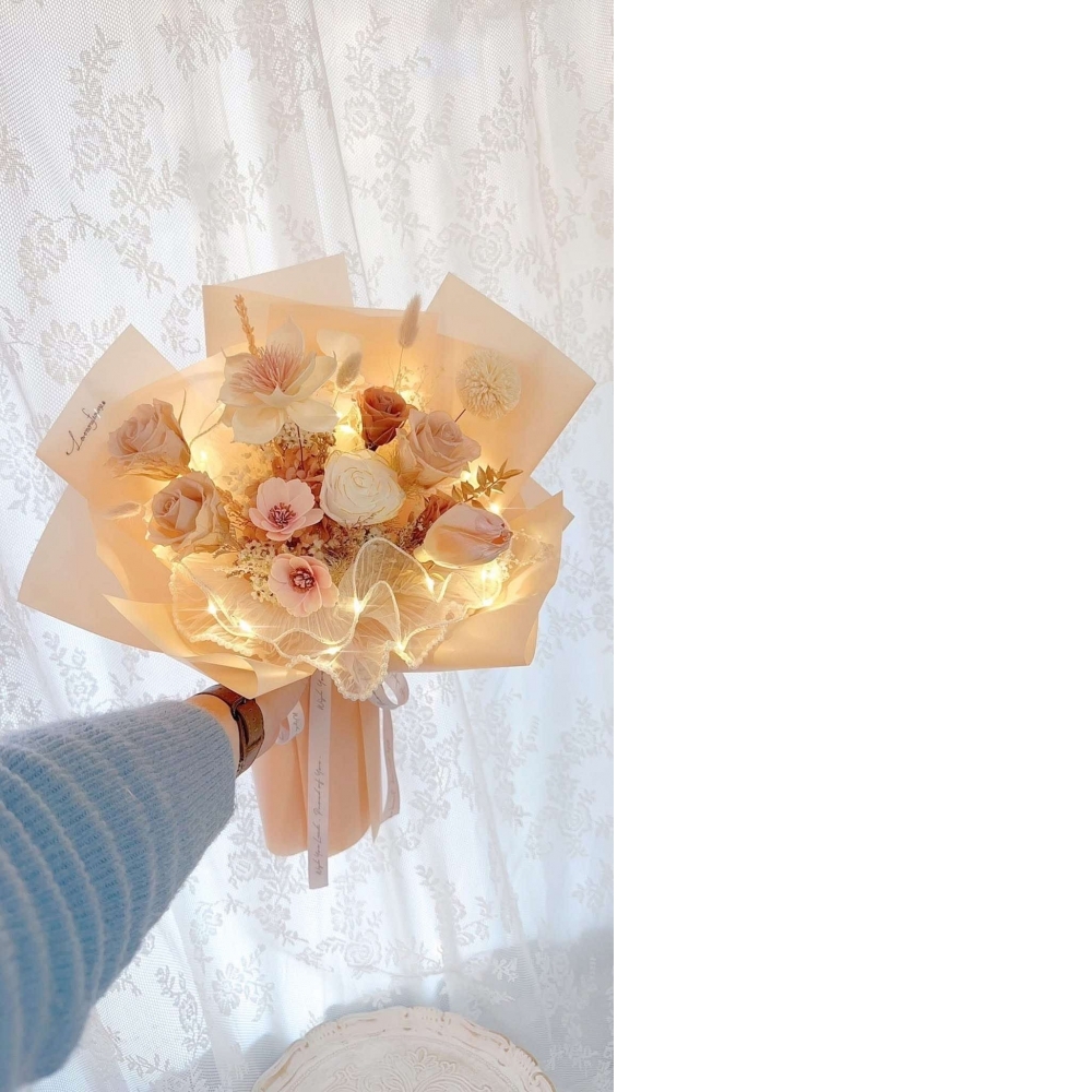 奶茶永生玫瑰乾燥花束