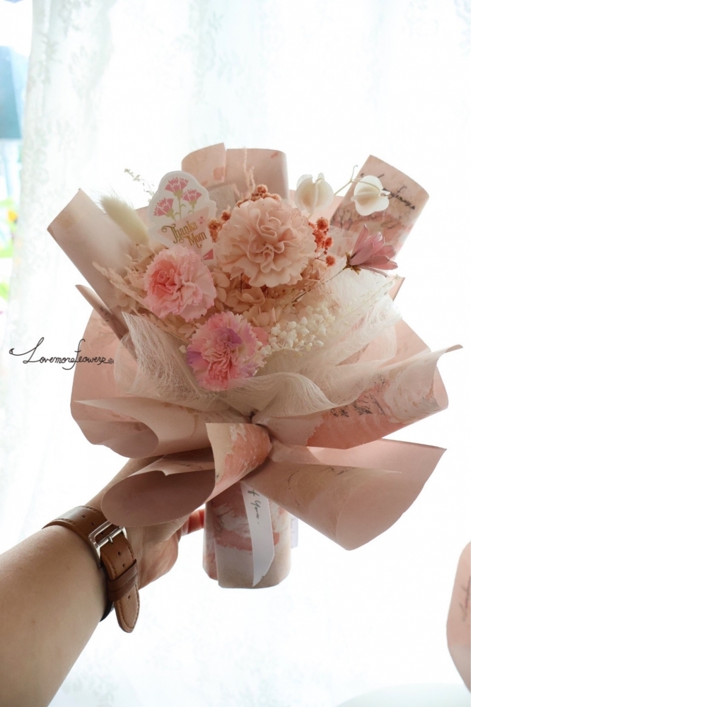 油畫風輕柔粉康乃馨乾燥花束