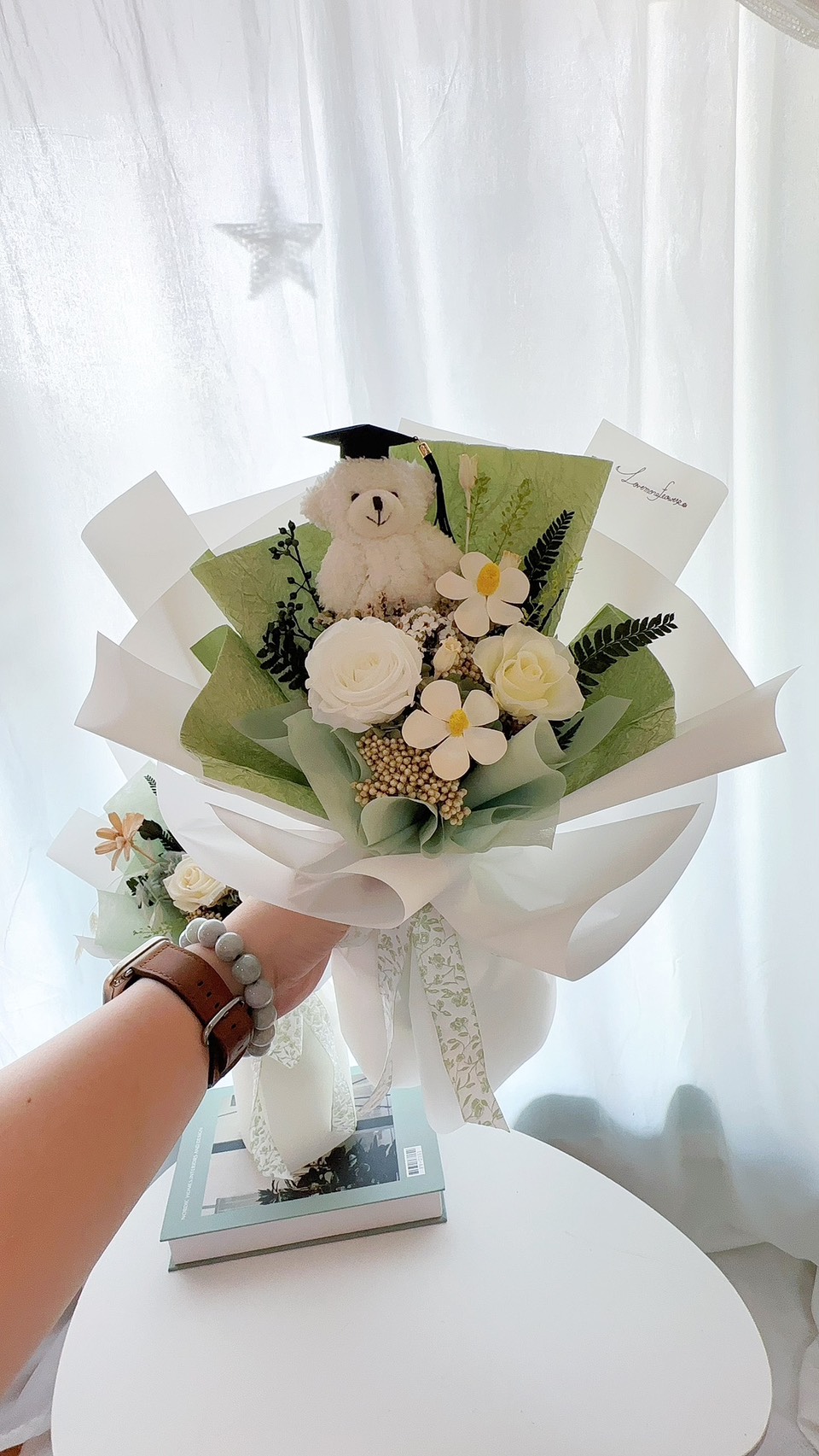 清新綠芽永生玫瑰小熊花束