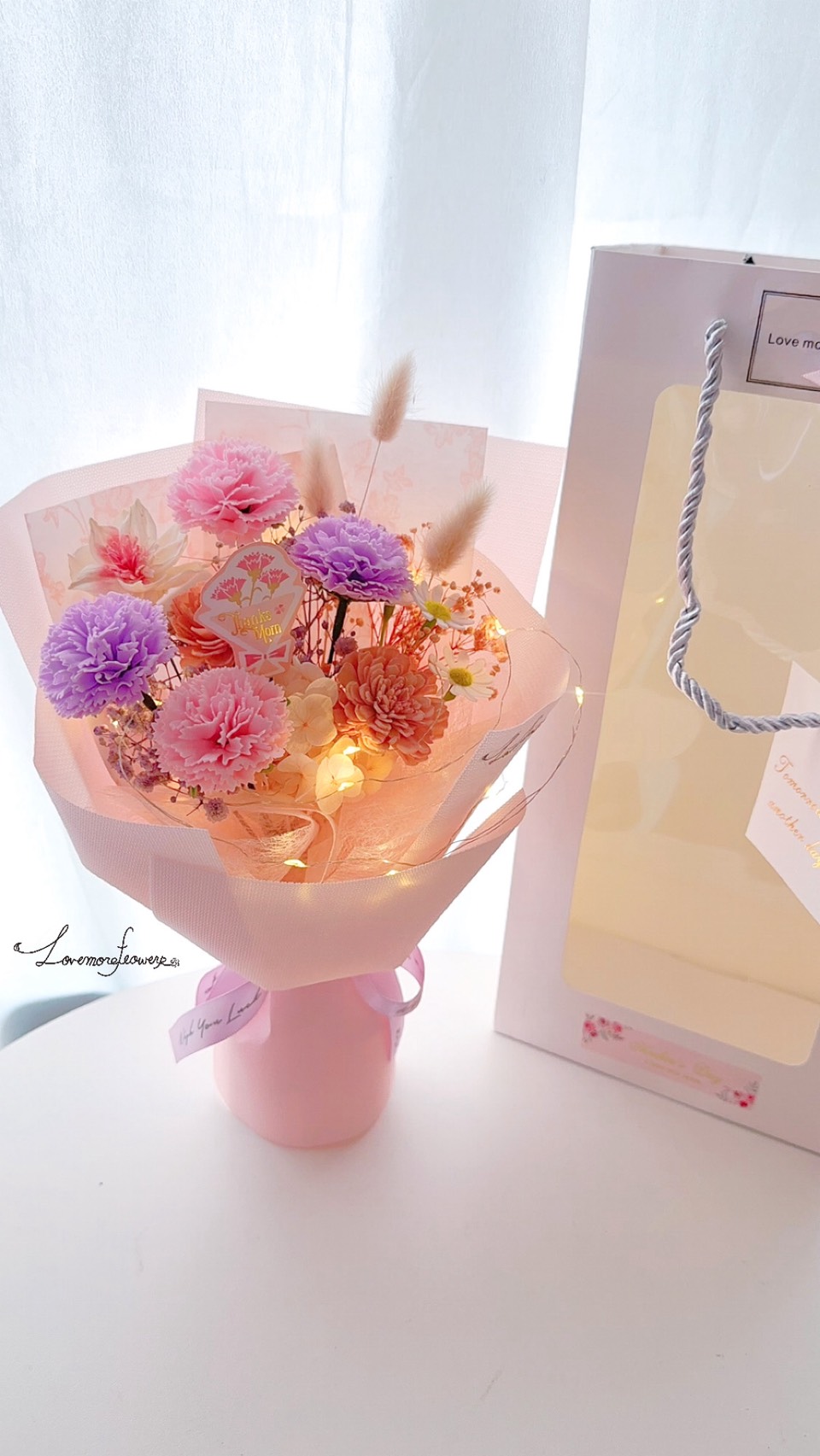 浪漫星燈皂花康乃馨花束+提袋 